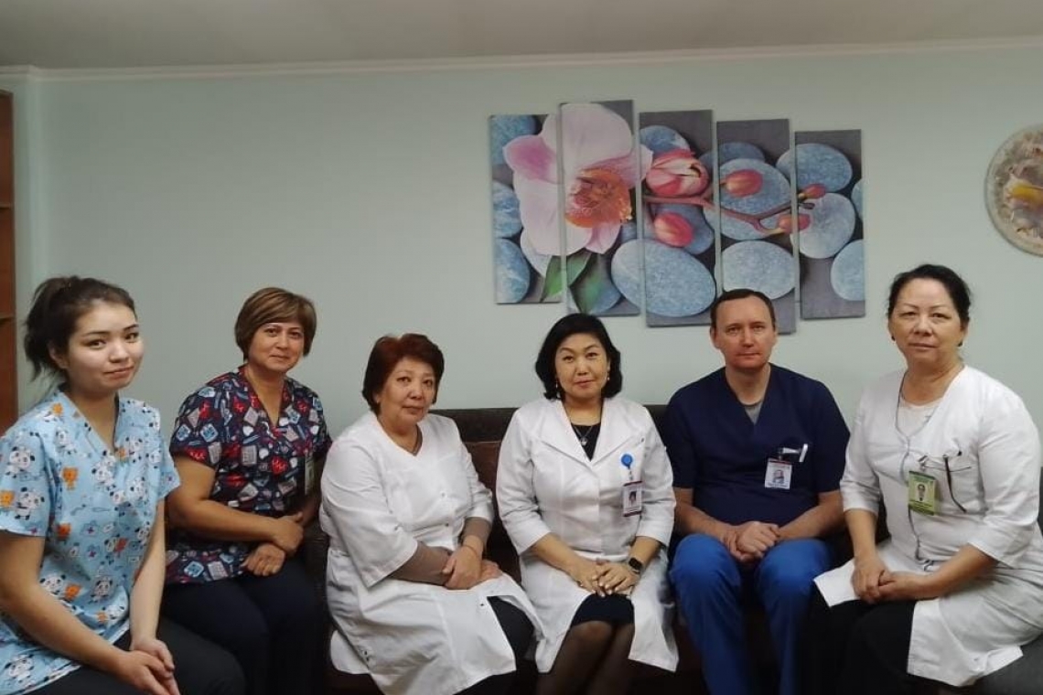Важная профессия: около 70% медицинских и социальных работников в мире - женщины